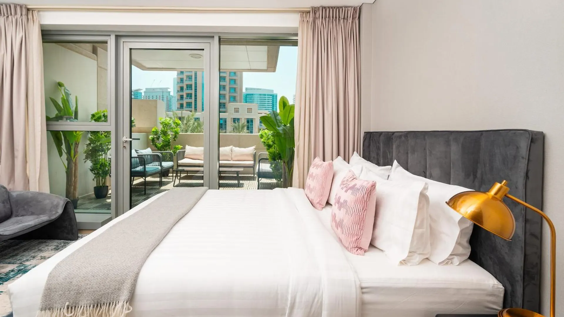 Prime Retreats - 29 Emaar Boulevard Downtown دبي شقة