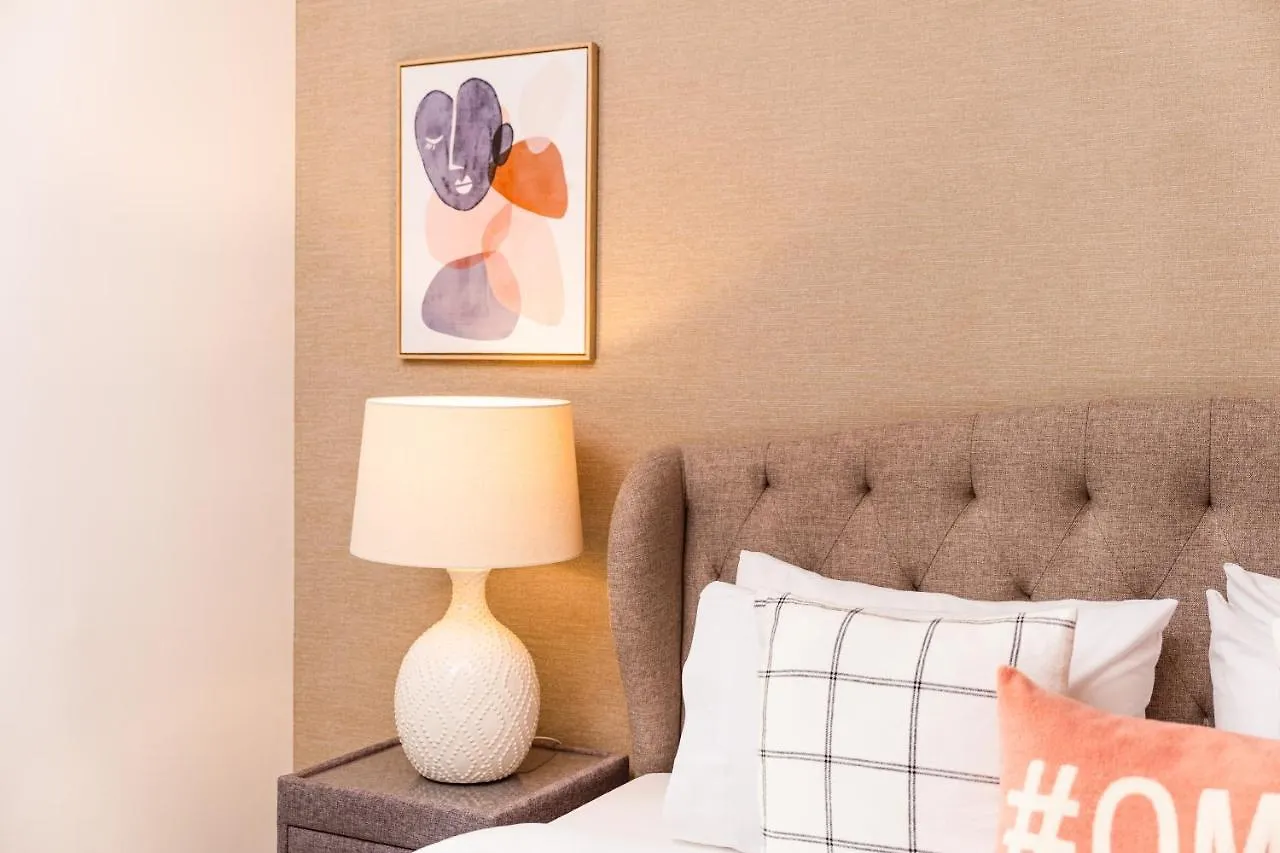 アパート Prime Retreats - 29 Emaar Boulevard Downtown ドバイ