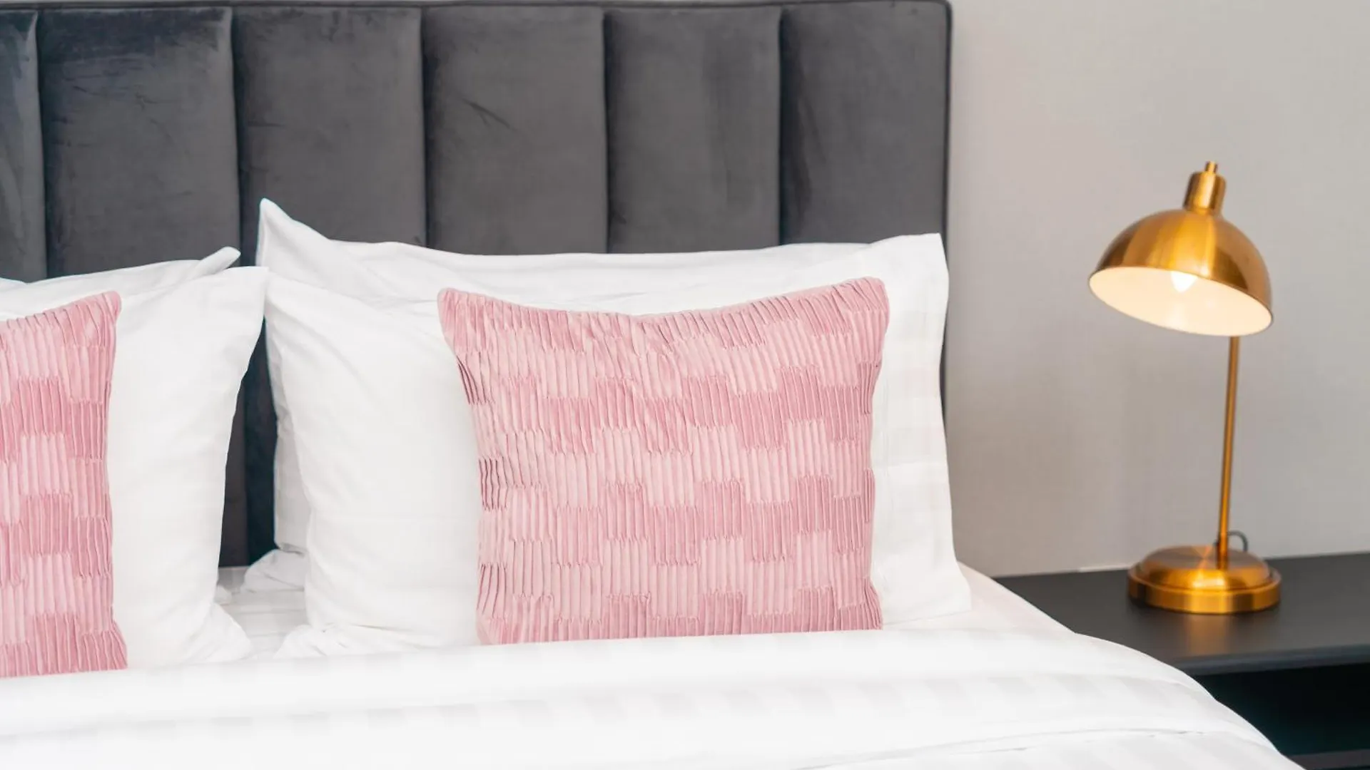 アパート Prime Retreats - 29 Emaar Boulevard Downtown ドバイ