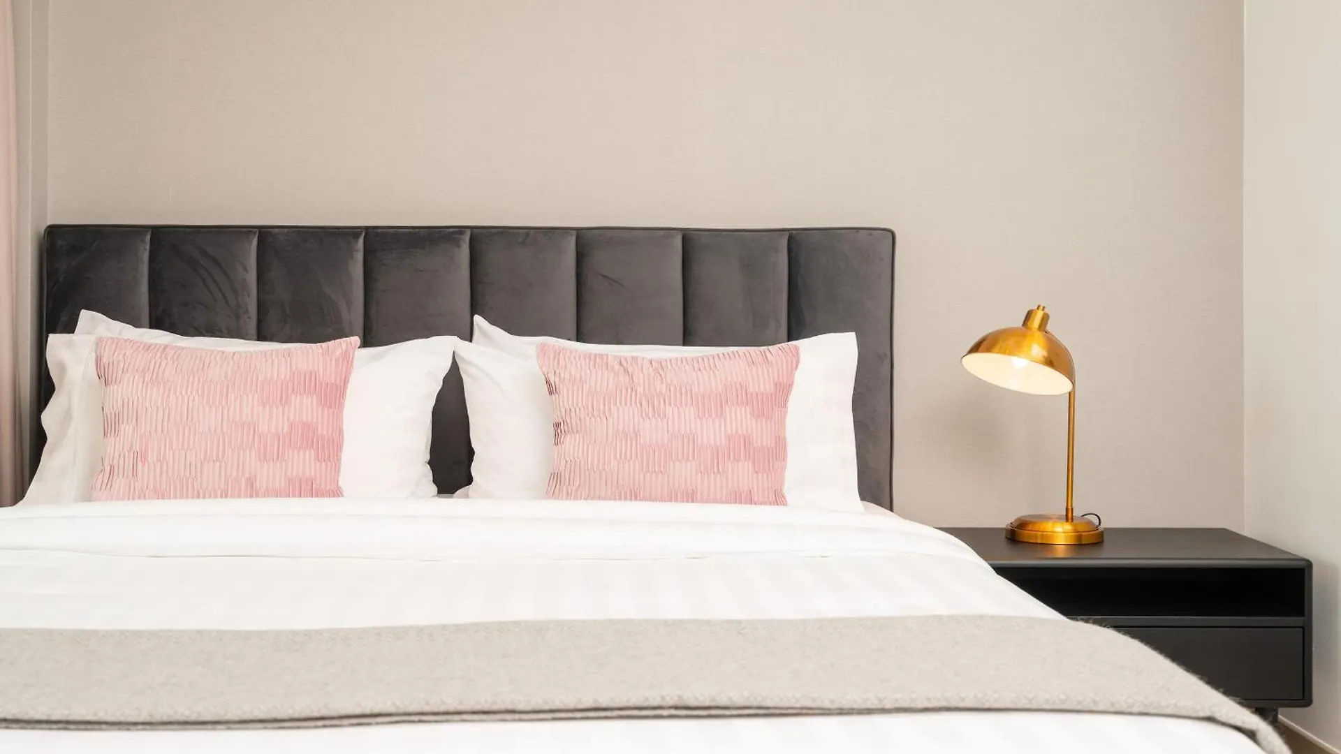アパート Prime Retreats - 29 Emaar Boulevard Downtown ドバイ