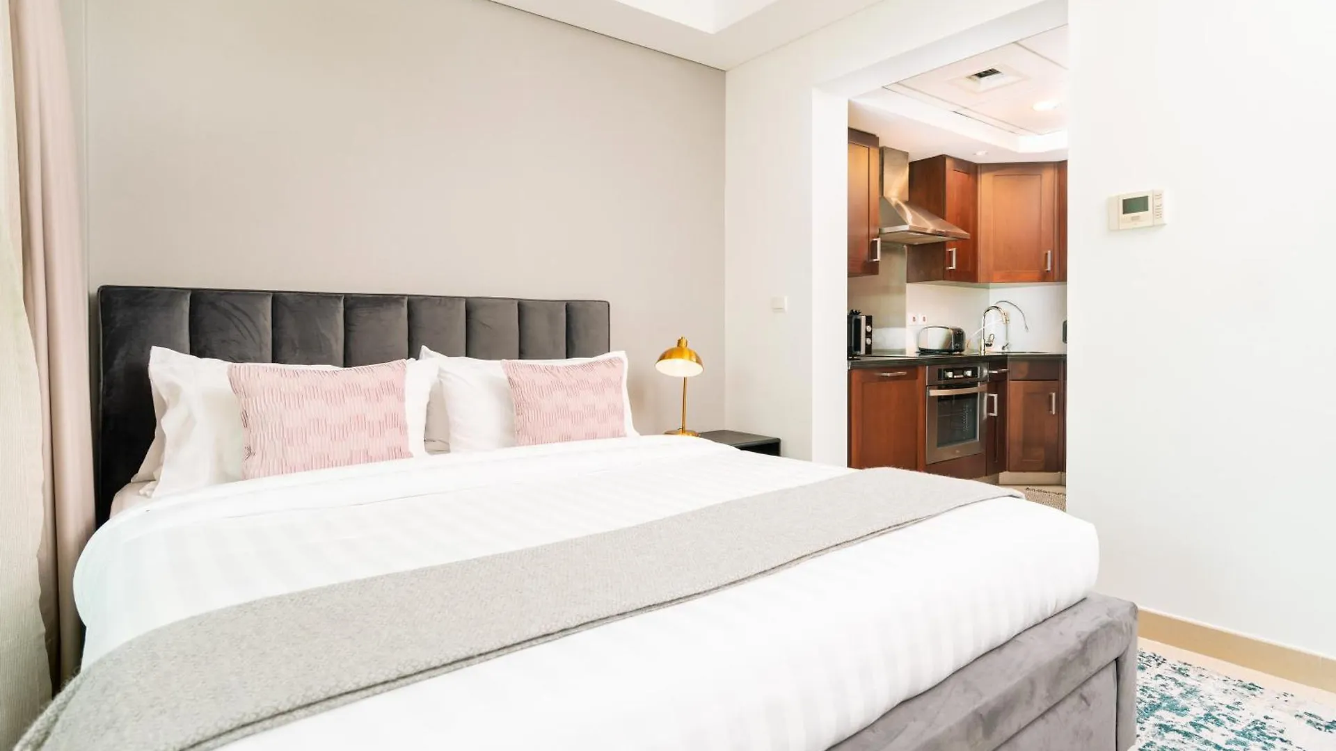 Prime Retreats - 29 Emaar Boulevard Downtown ドバイ 0*,  アラブ首長国連邦