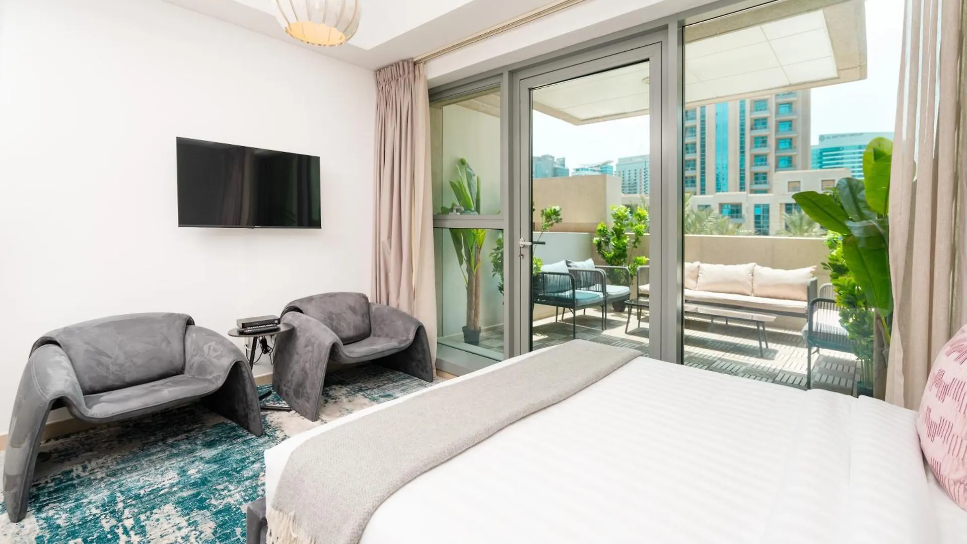 Prime Retreats - 29 Emaar Boulevard Downtown ドバイ 0*,